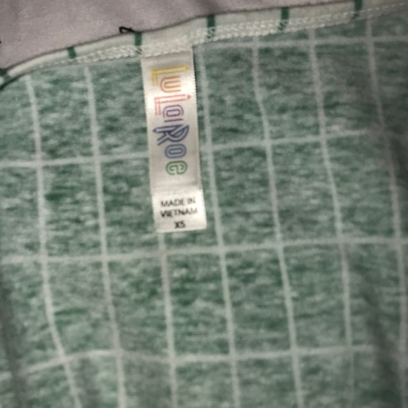 LuLaRoe green and white top 💕 XS - Picture 3 of 3